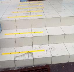 информационное сопровождение на путях движения с нанесением цветовой маркировки